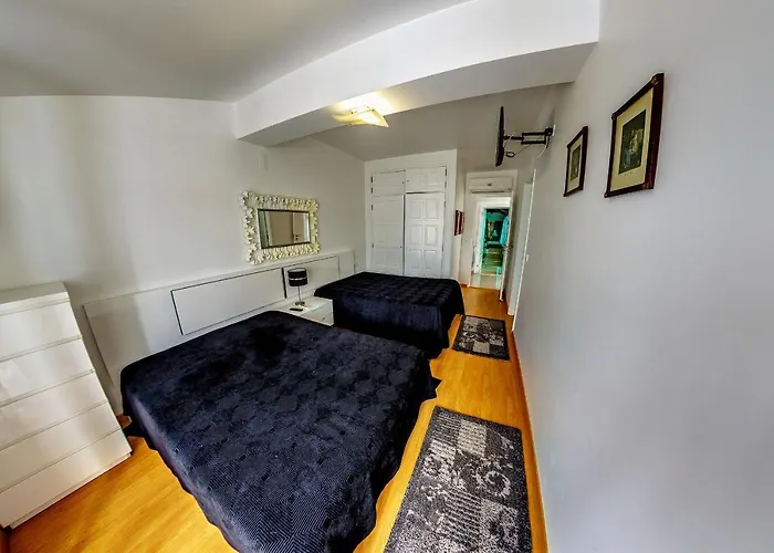 Pensión 7 Saias Marginal 3*