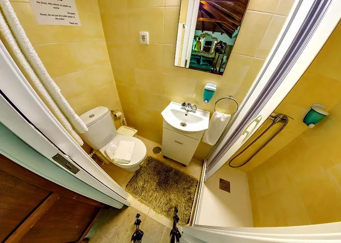 Pensión 7 Saias Marginal