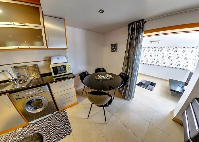 Pensión 7 Saias Marginal 3*