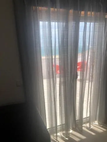 7 Saias Marginal Pensión Nazaré