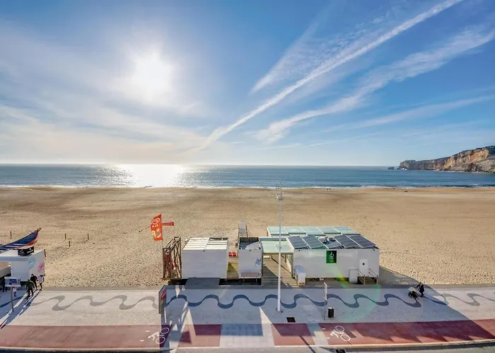 7 Saias Marginal Pensión Nazaré